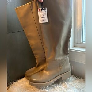 NWT!! Zara knee high tan boots, size EU 40 / US 9